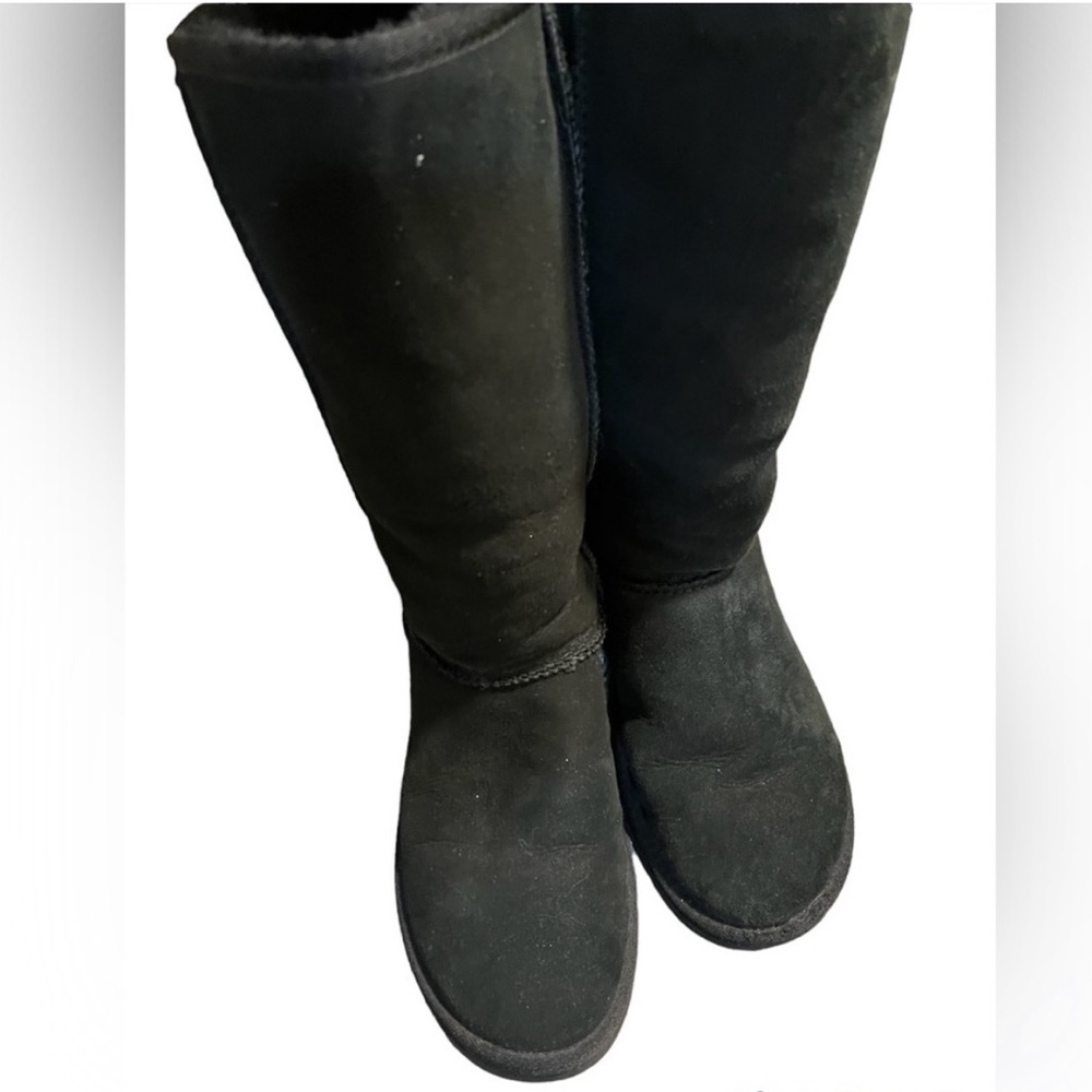 tall black Ugg